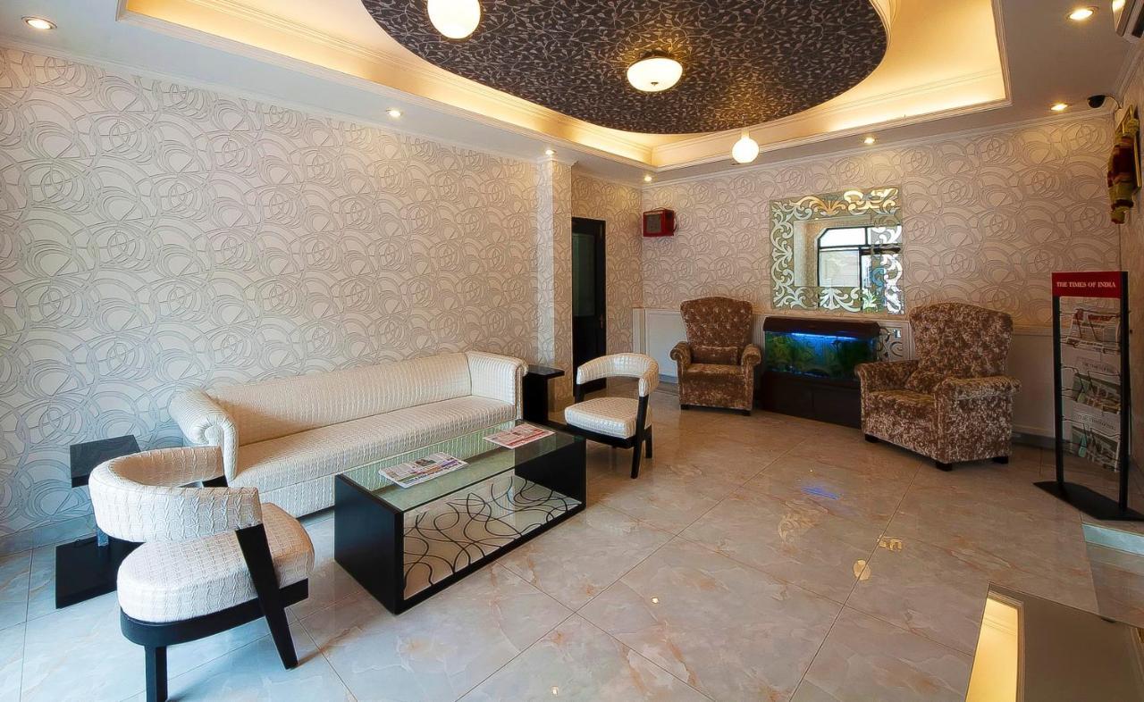 Pitrashish Grand And Premium Hotell Delhi  Exteriör bild