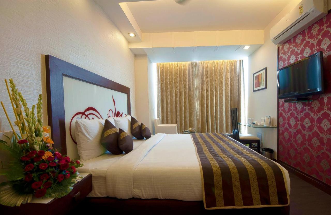 Pitrashish Grand And Premium Hotell Delhi  Exteriör bild