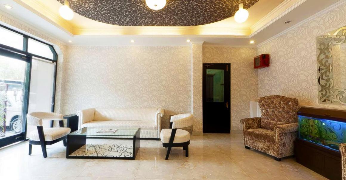 Pitrashish Grand And Premium Hotell Delhi  Exteriör bild